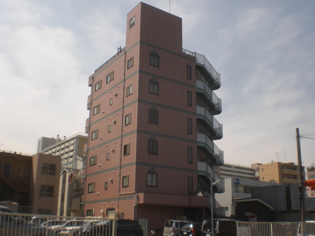 この度、当社のホームグランドから少し足を延ばしまして東京都江東区の建物の大規模修繕を施工しました。